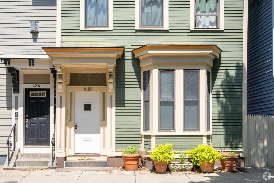 438 W 4th St, Boston, MA à vendre - Photo du bâtiment - Image 3 de 5