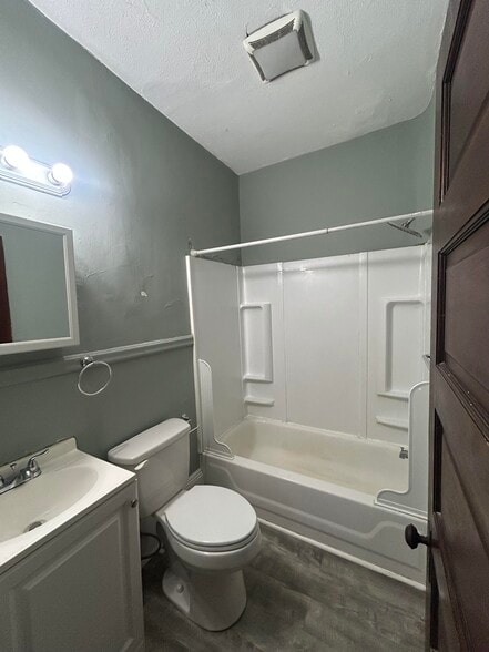 4309 Clinton Ave, Cleveland, OH for sale - Building Photo - Image 2 of 40