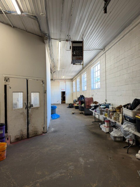 73-75 Burlews Ct, Hackensack, NJ for lease Interior Photo- Image 1 of 11