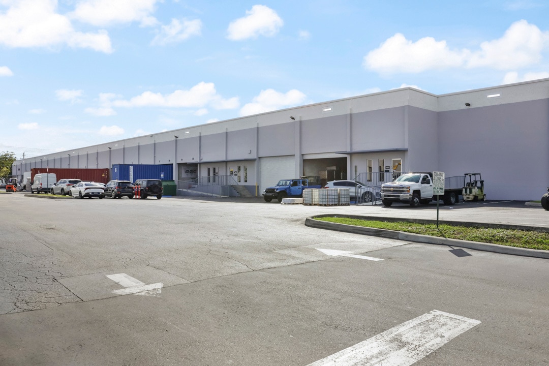 7950-7966 NW 14th St, Miami, FL à louer Photo du bâtiment- Image 1 de 3