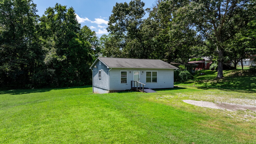 2274 US Highway 70, Connelly Springs, NC for sale - Primary Photo - Image 1 of 26