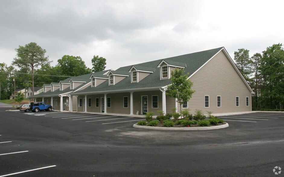 2651-2679 Osborne Rd, Chester, VA for lease - Building Photo - Image 2 of 8