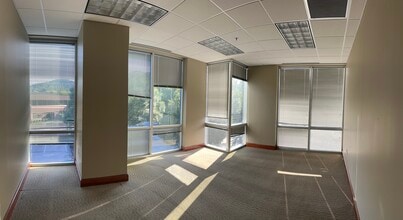 112 Westwood Pl, Brentwood, TN for lease Interior Photo- Image 1 of 6