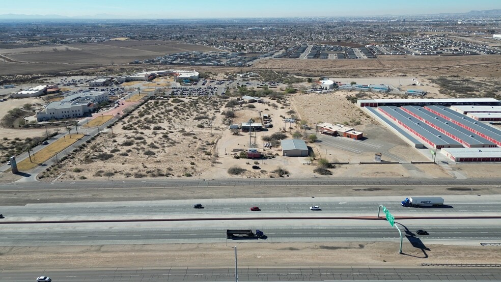 10540 Gateway Blvd E, El Paso, TX à vendre - Vidéo sur l’inscription commerciale - Image 3 de 16