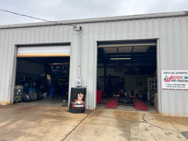 2351 Dutch Fork Rd, Chapin, SC à vendre - Photo du bâtiment - Image 2 de 24