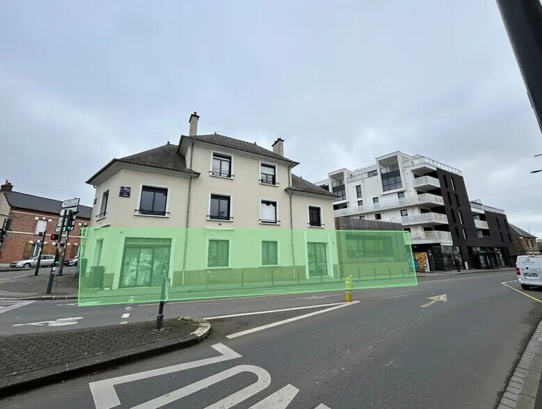 Office in Rennes for lease - Building Photo - Image 1 of 12