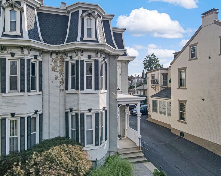 207 W Broad St, Bethlehem, PA à vendre - Photo du bâtiment - Image 2 de 59