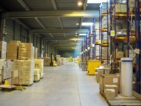 Industrial in Saint-Ouen-l'Aumône for lease Interior Photo- Image 1 of 2