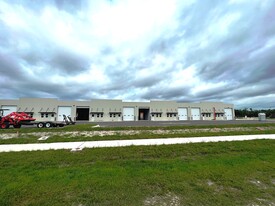 6551 Corporate Park Cir, Fort Myers FL - Entrepôt