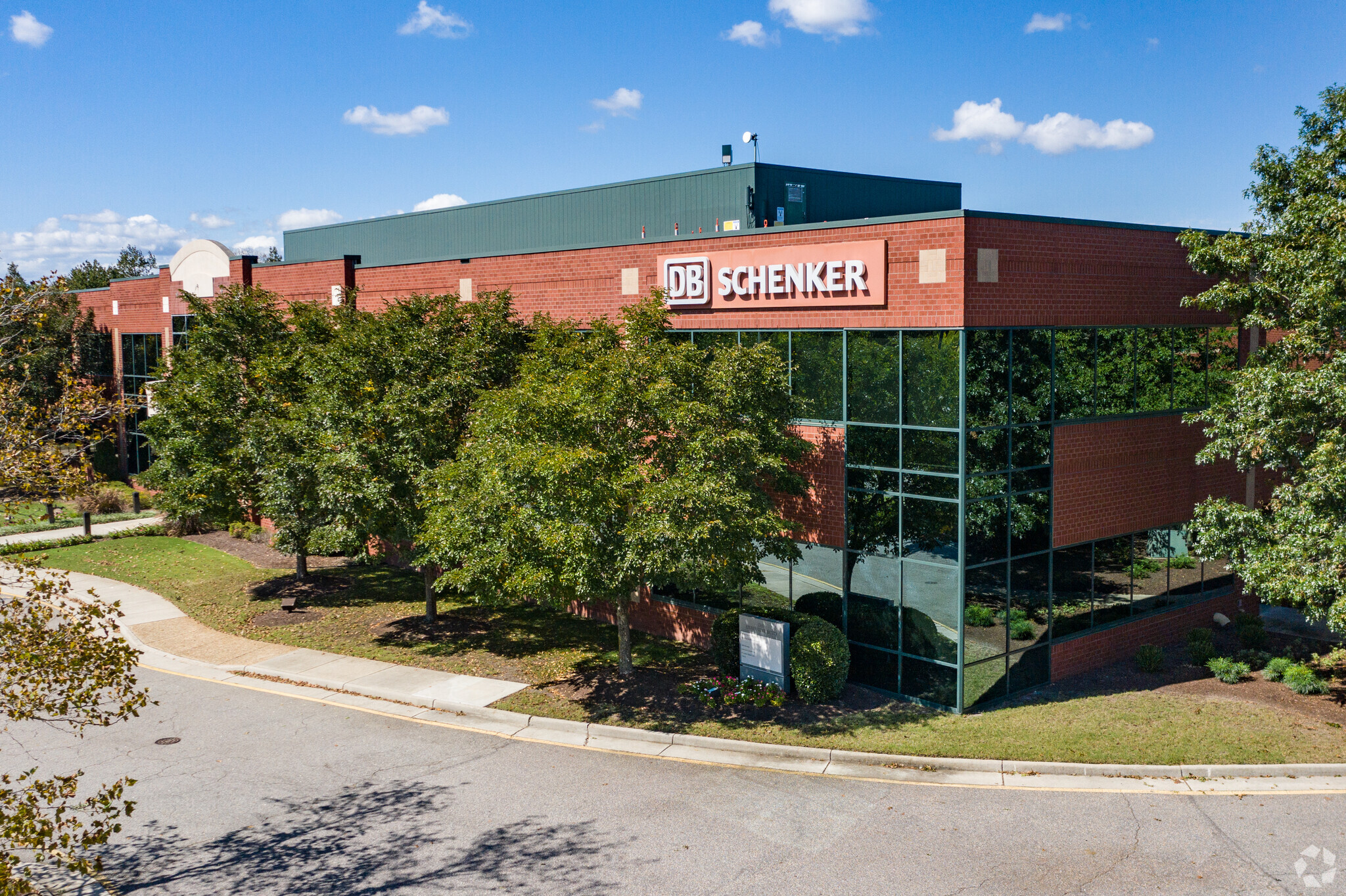 1305 Executive Blvd, Chesapeake, VA for lease Primary Photo- Image 1 of 24