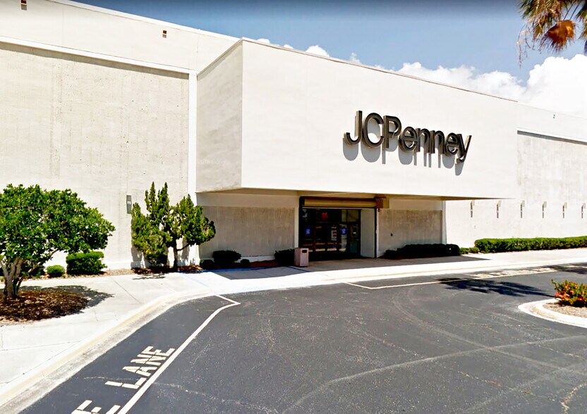 777 E Merritt Island Cswy, Merritt Island, FL à louer - Photo du bâtiment - Image 3 de 16