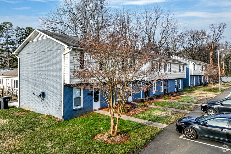 421 Honeywood Ave, Charlotte, NC à vendre - Photo du bâtiment - Image 3 de 15