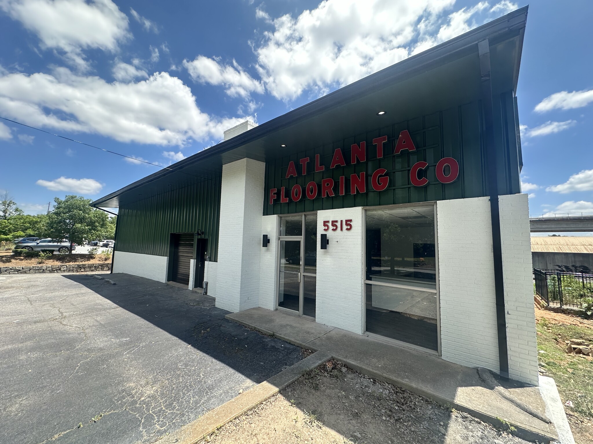 5515 Peachtree Rd, Atlanta, GA for lease Building Photo- Image 1 of 3