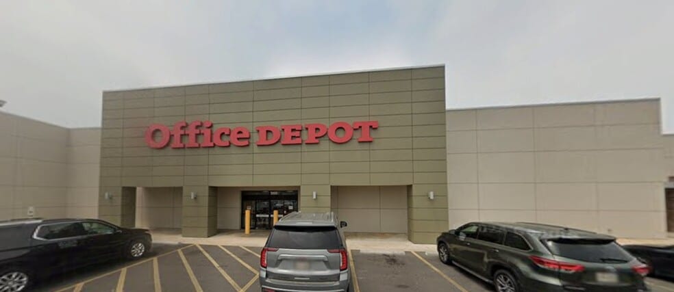 2950 Ryan St, Lake Charles, LA à louer - Photo du bâtiment - Image 3 de 4