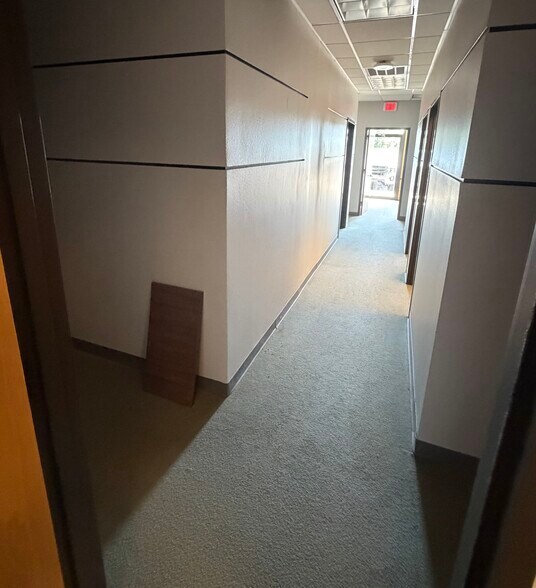 1745 Swan Lake Rd, Bossier City, LA à louer - Photo du bâtiment - Image 2 de 7