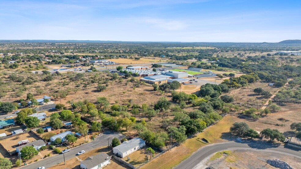 TBD Village Ln, Llano, TX à vendre - Photo du bâtiment - Image 3 de 25