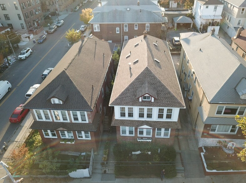 1805 Willow Ln, Bronx, NY for sale - Aerial - Image 2 of 3