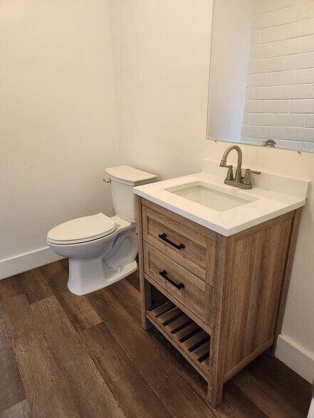 602-604 E Davis St, Grand Prairie, TX à vendre - Photo du bâtiment - Image 3 de 7