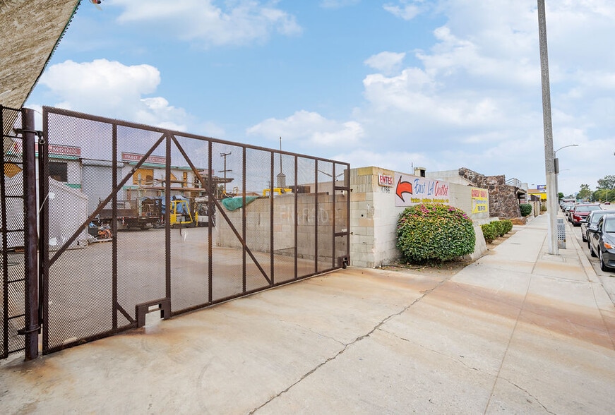 4746,4754 & 4766 Floral Dr, Los Angeles portfolio of 3 properties for sale on LoopNet.ca - Building Photo - Image 3 of 21