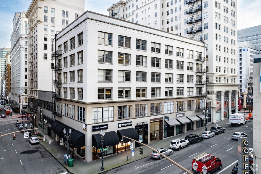 610 SW Broadway, Portland, OR à louer - Photo du bâtiment - Image 2 de 8