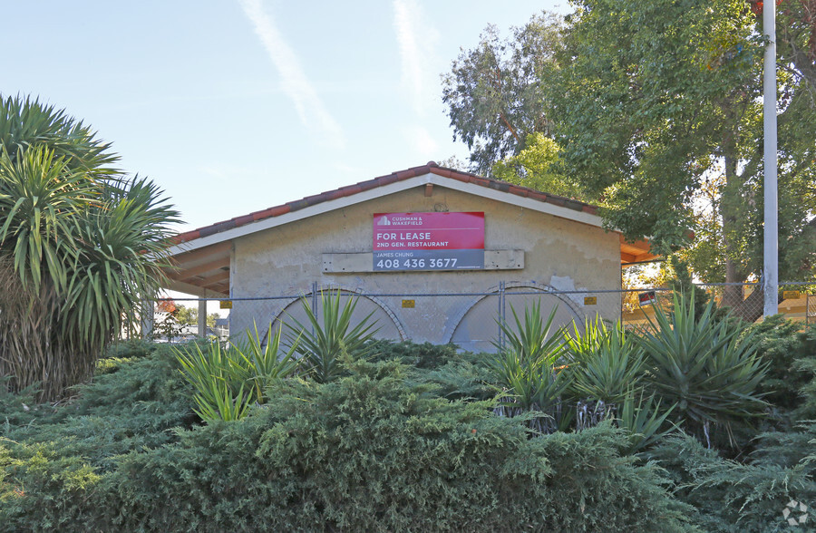 2102 McKee Rd, San Jose, CA for lease - Building Photo - Image 3 of 4