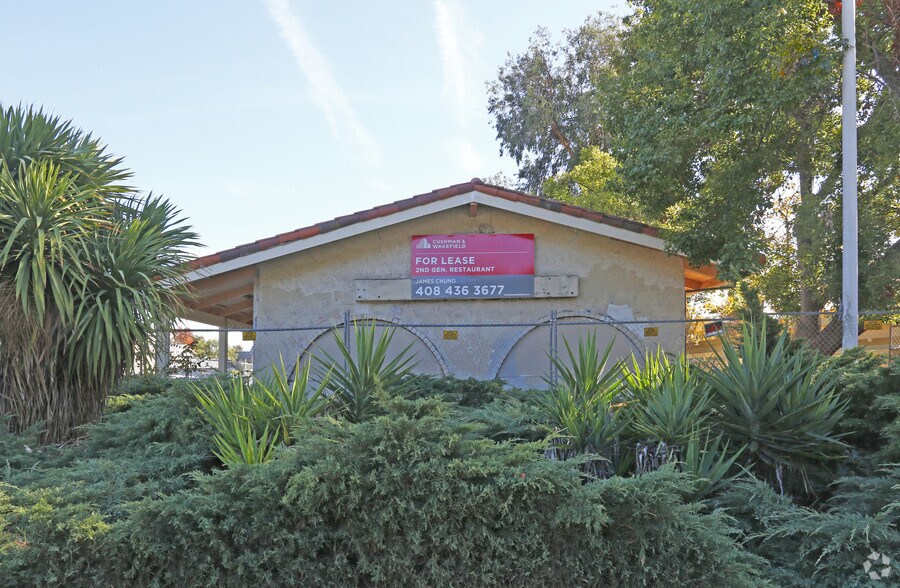 2102 McKee Rd, San Jose, CA à louer - Photo du bâtiment - Image 3 de 4