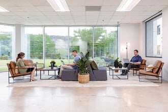 5000 Plaza On The Lake Dr, Austin, TX for lease Interior Photo- Image 2 of 11