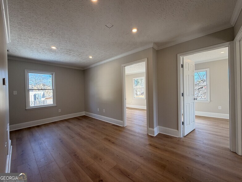 1165 Cedar Shoals Dr, Athens, GA à vendre - Photo du bâtiment - Image 3 de 31