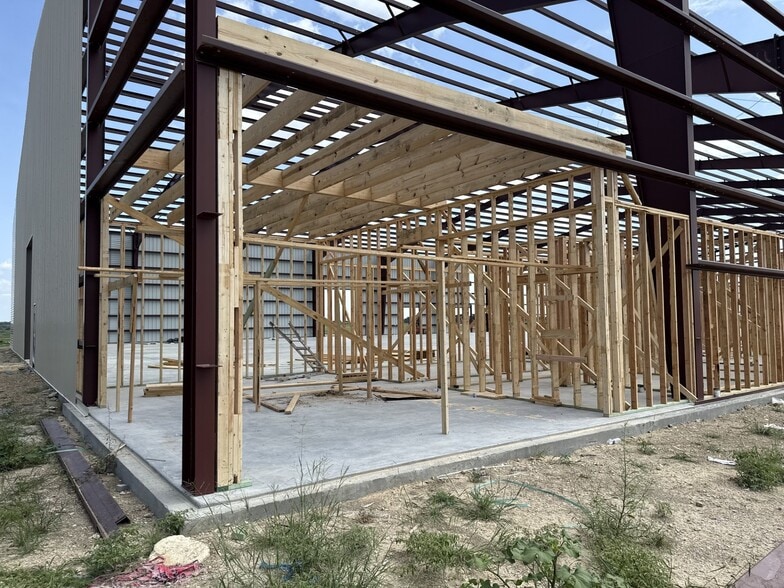 Old Airport Rd & Hwy 171, Weatherford, TX for lease - Building Photo - Image 3 of 9