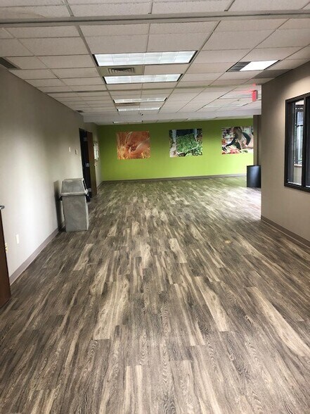5200 Stoneham Rd, Canton, OH à louer - Photo intérieure - Image 2 de 7