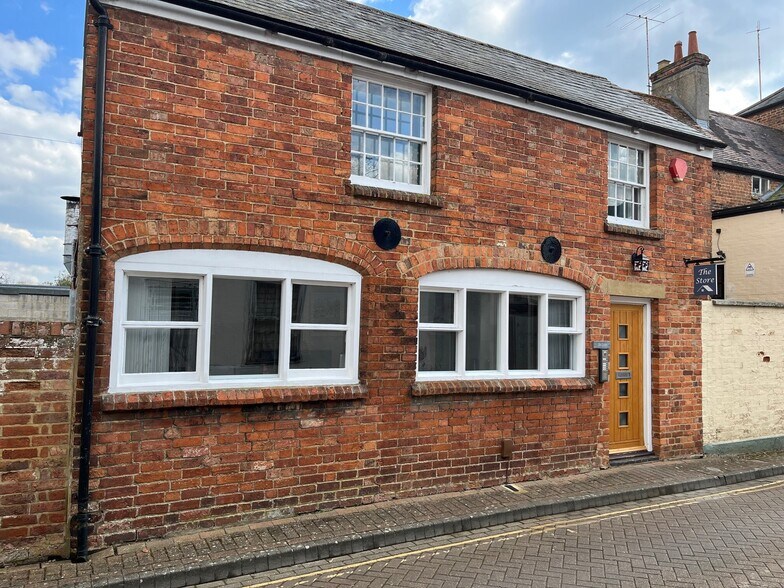 New St, Milton Keynes à vendre - Photo du bâtiment - Image 2 de 8