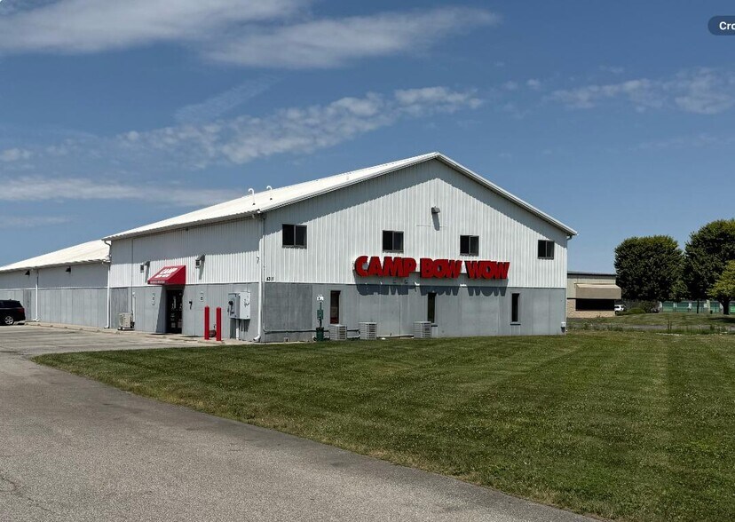 5311 Commerce Cir, Indianapolis, IN à vendre - Photo du bâtiment - Image 1 de 12