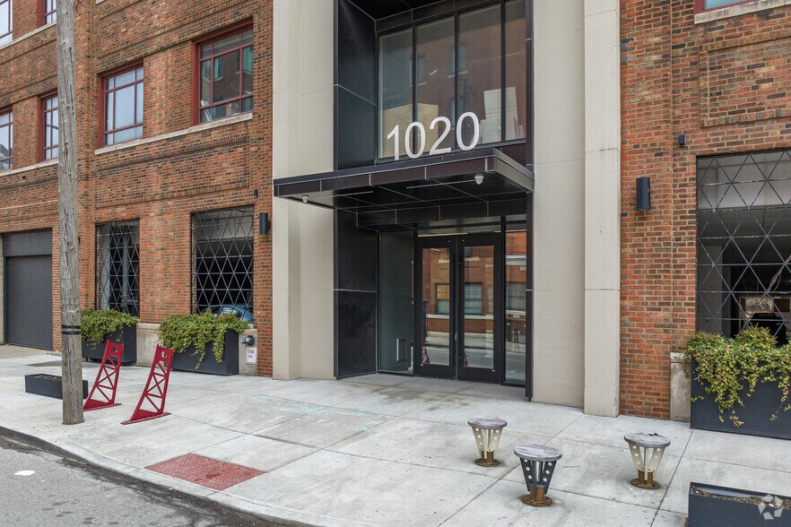 1020 Bolivar Rd, Cleveland, OH à louer - Photo du bâtiment - Image 3 de 18