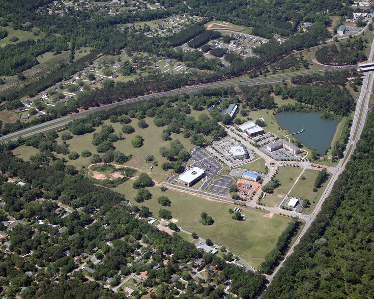 1625 Summit Lake Dr, Tallahassee, FL à louer - Aérien - Image 3 de 9