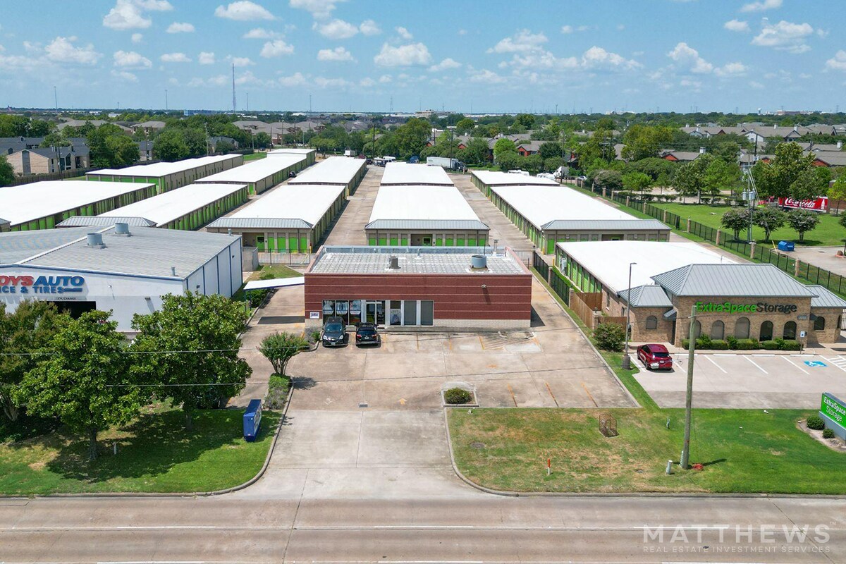 9125 Jones Rd, Houston, TX à vendre Photo du bâtiment- Image 1 de 4
