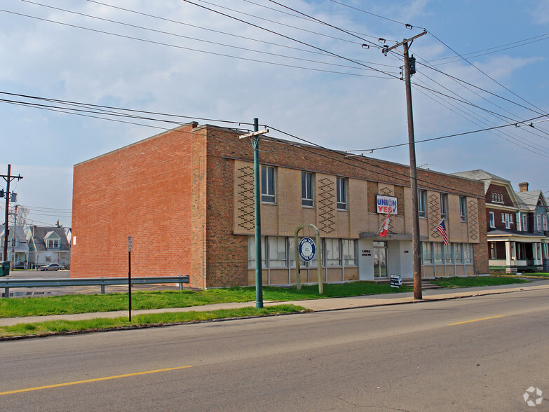 2228 E 3rd St, Dayton, OH à vendre - Photo principale - Image 1 de 1