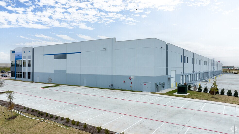 1021 Everman Pky, Fort Worth, TX à louer - Photo du bâtiment - Image 2 de 24