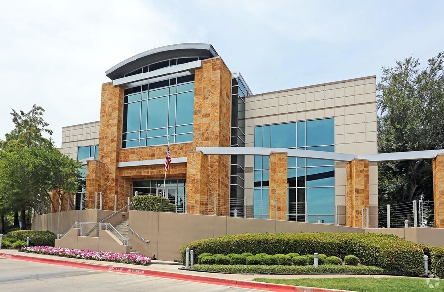 6061 N State Highway 161, Irving, TX à vendre - Photo du bâtiment - Image 3 de 14