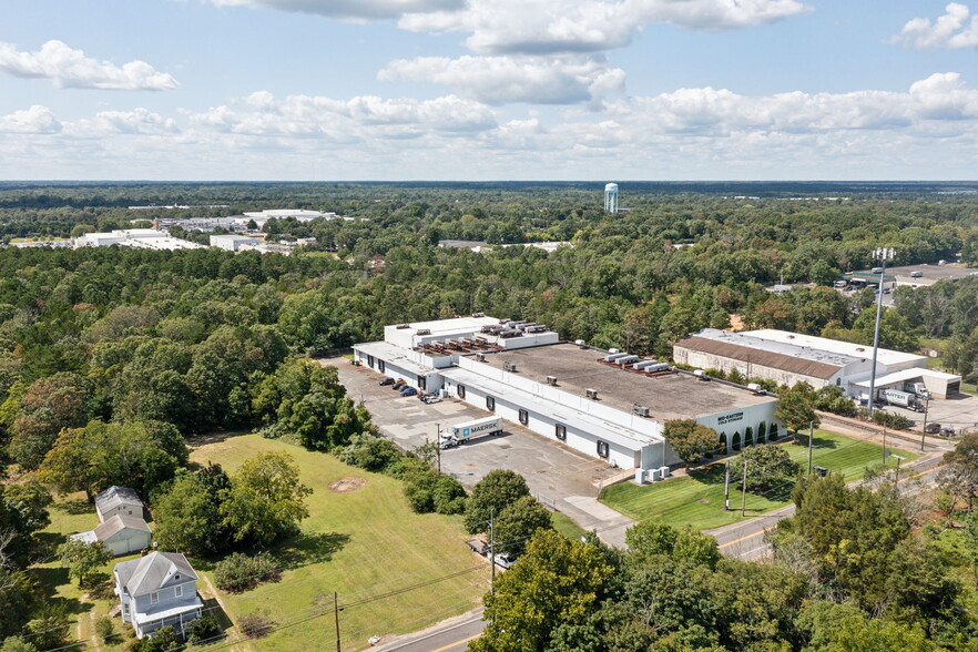 198 N Orchard Rd, Vineland, NJ à louer - Photo du bâtiment - Image 1 de 15