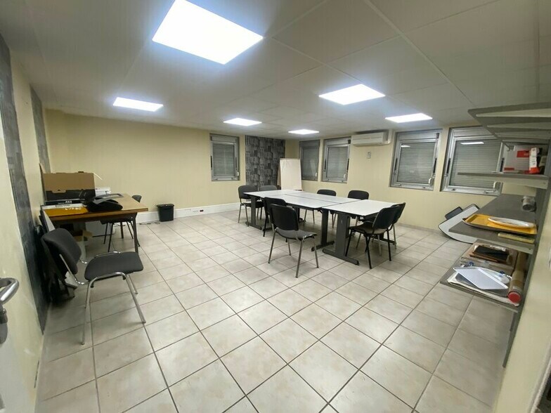 Bureau dans Pantin à louer - Photo intérieure - Image 1 de 9