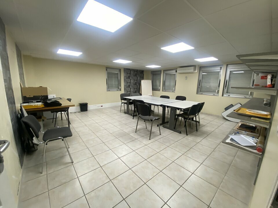 Bureau dans Pantin à louer Photo intérieure- Image 1 de 10