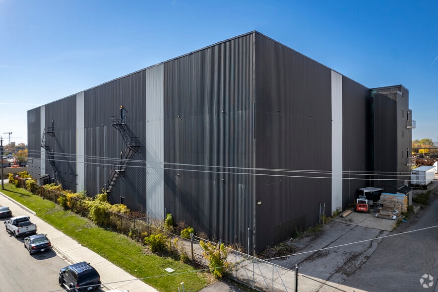 20 Towns Rd, Toronto, ON à louer - Photo du bâtiment - Image 3 de 4