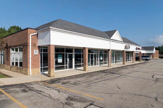 Plus de détails pour 19712-19844 W 130th St, Strongsville, OH - Commerce de détail à louer