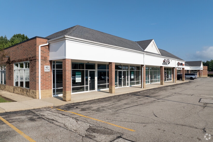 19712-19844 W 130th St, Strongsville, OH for lease - Building Photo - Image 1 of 5
