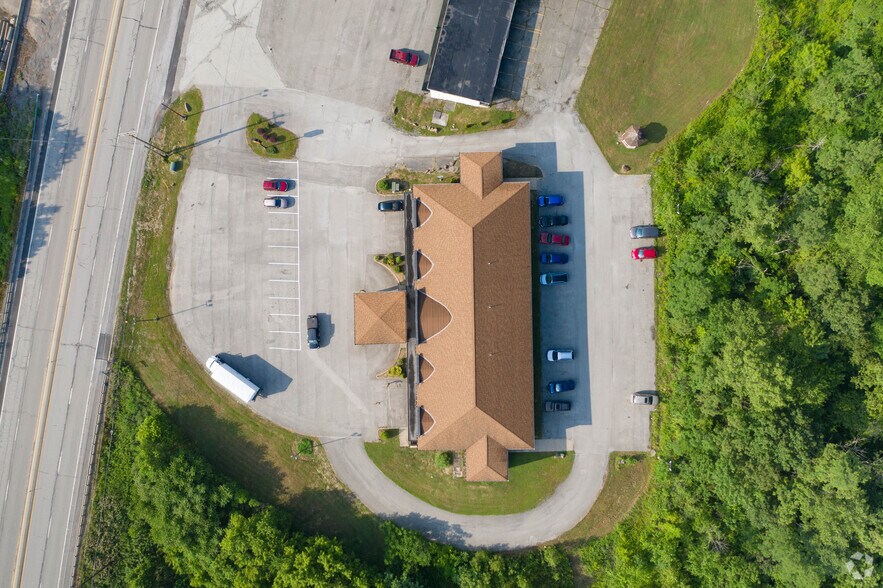 7099 Big Beaver Blvd, Beaver Falls, PA à vendre - Photo du bâtiment - Image 3 de 5