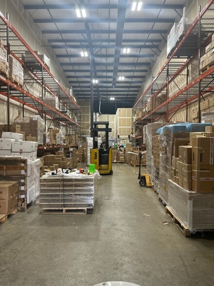 220 West Parkway, Pompton Plains, NJ for lease - Building Photo - Image 3 of 12