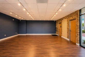 7606 Girard Ave, La Jolla, CA for lease Interior Photo- Image 2 of 5