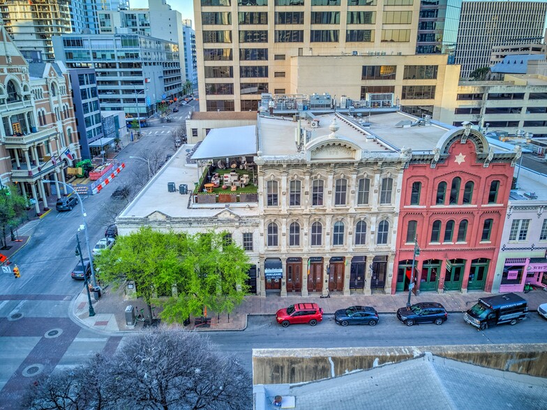 200 E 6th St, Austin, TX à louer - Photo du bâtiment - Image 1 de 10