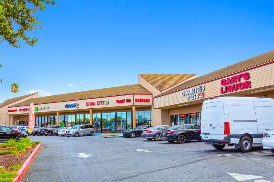 2711-2799 Lone Tree Way, Antioch, CA for lease - Building Photo - Image 3 of 5