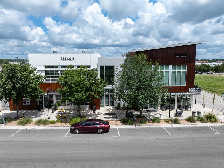 407 Stagecoach Trl, San Marcos, TX for lease - Building Photo - Image 2 of 8